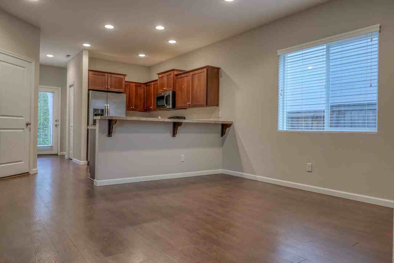 6232 Ne Sherborne St - Photo 7 of 27