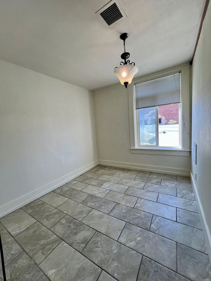 2028 Main Street - Photo 6 of 18