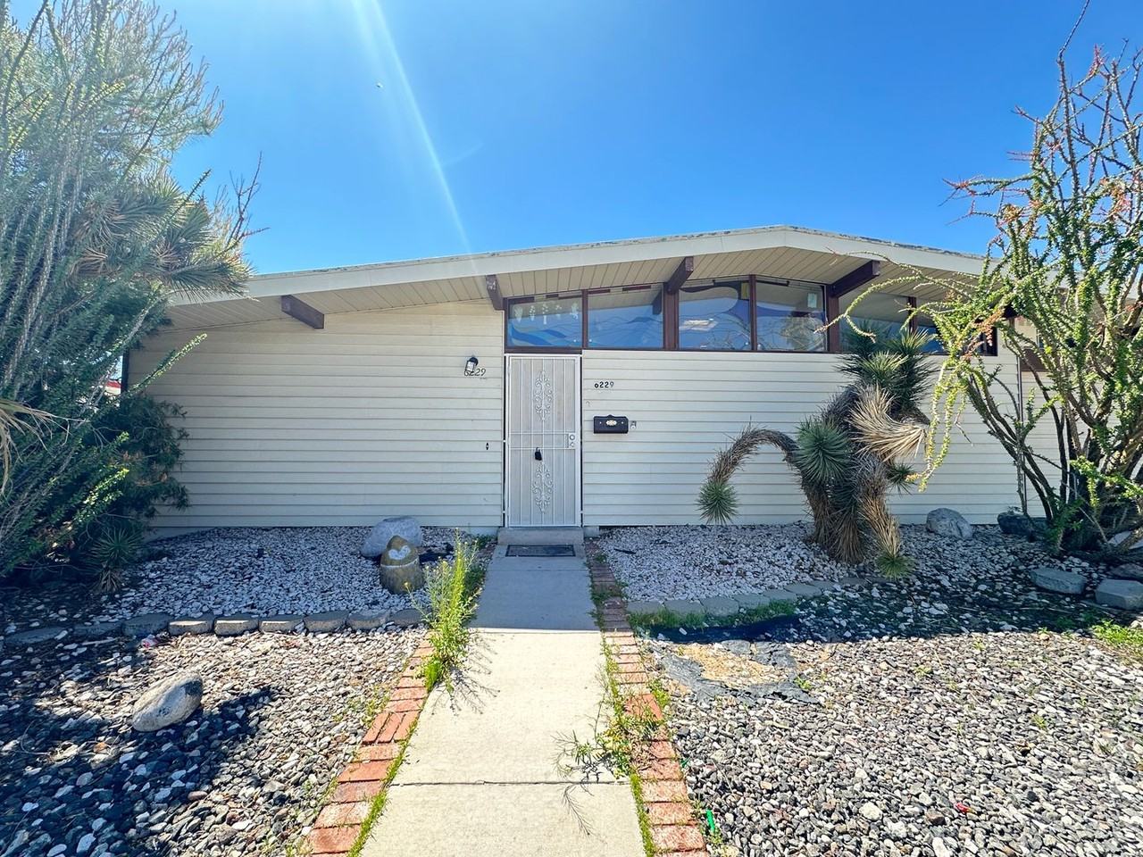 6229 Fargo Ave - Photo 2 of 27