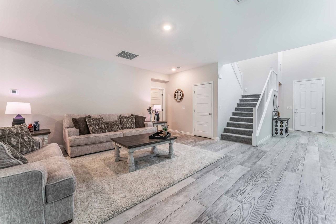 4436 Panoramic View Ave - Photo 4 of 27