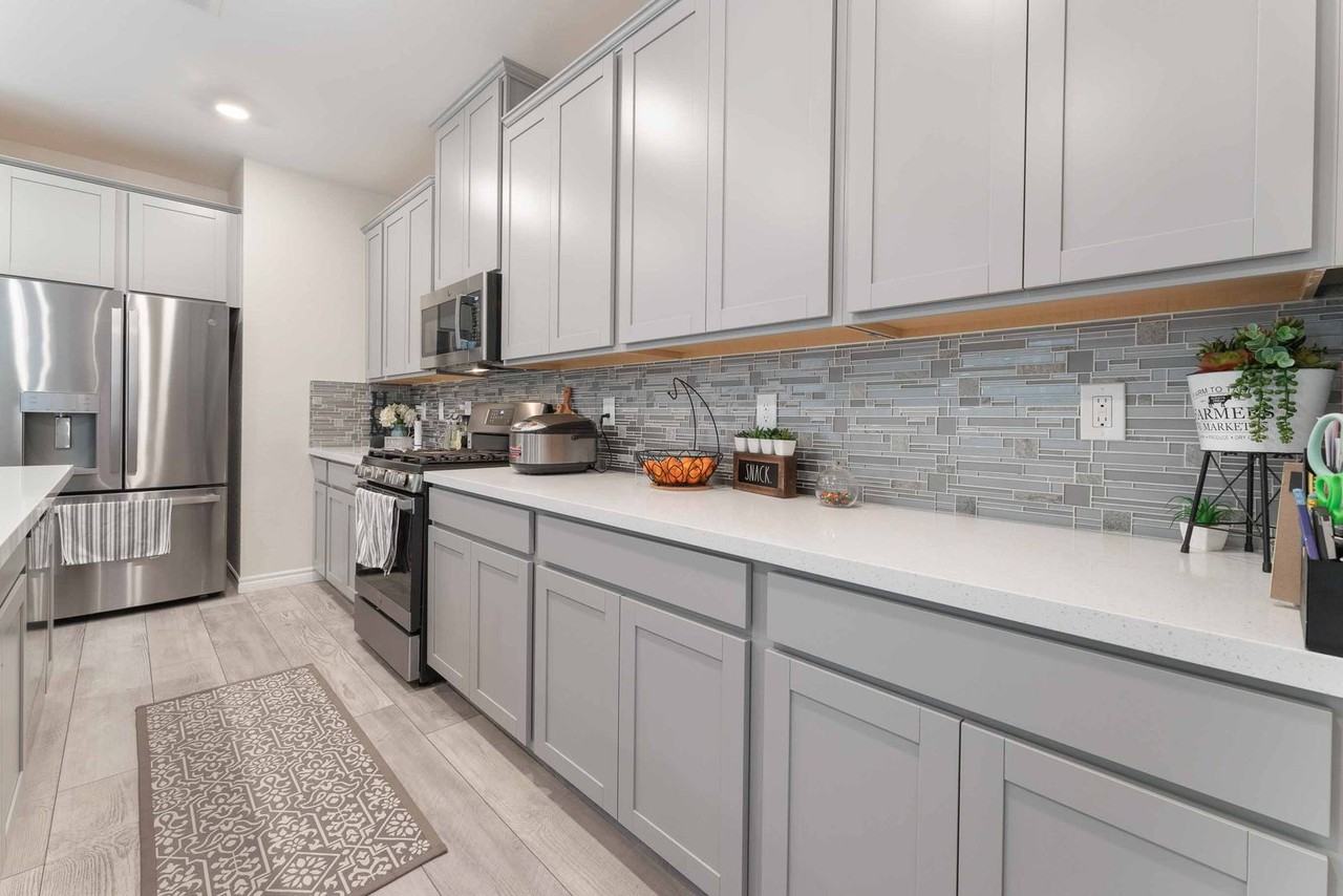 4436 Panoramic View Ave - Photo 6 of 27