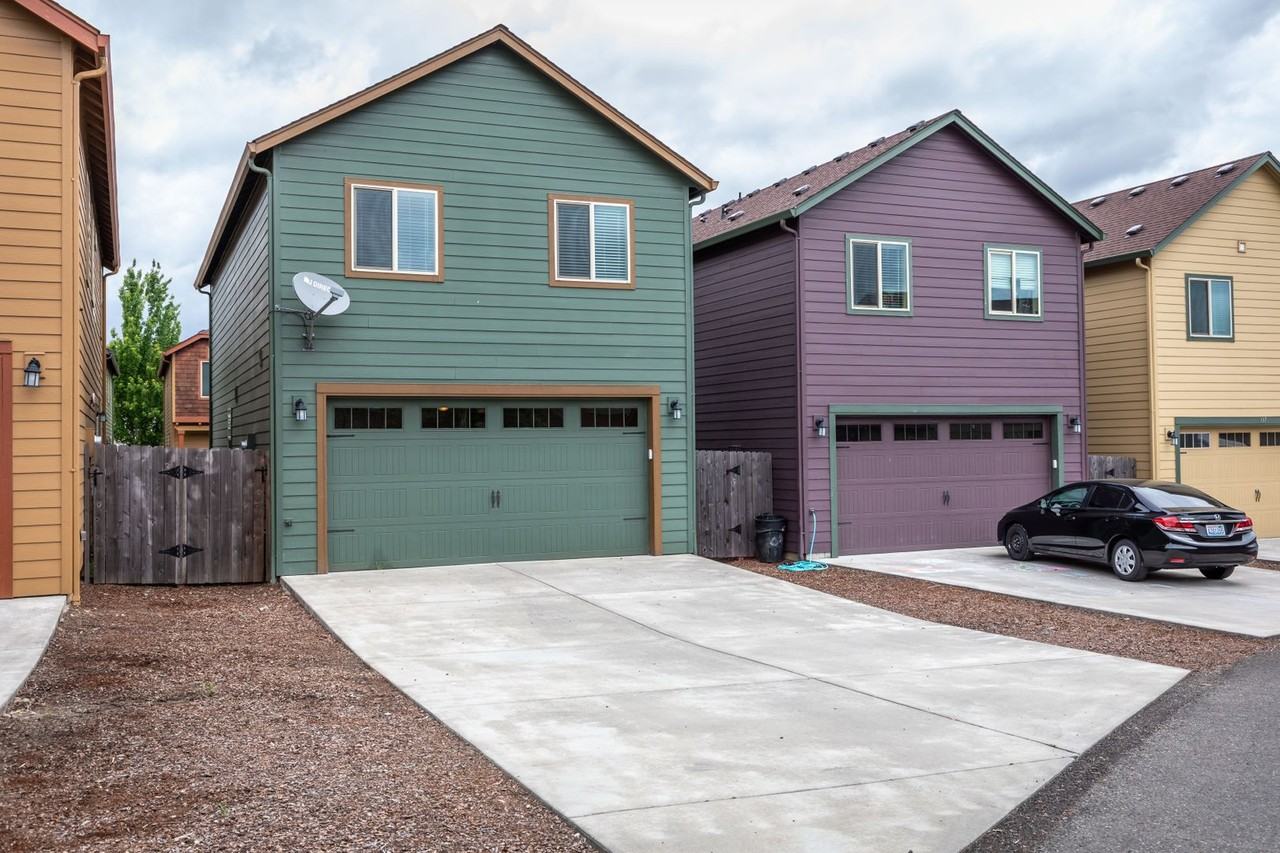 145 Nw 76th St - Photo 3 of 18