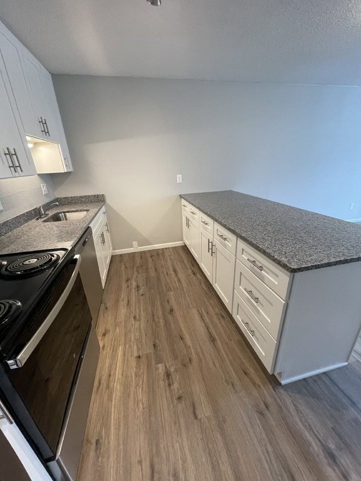 340 15th Ave W #222 - Photo 2 of 18