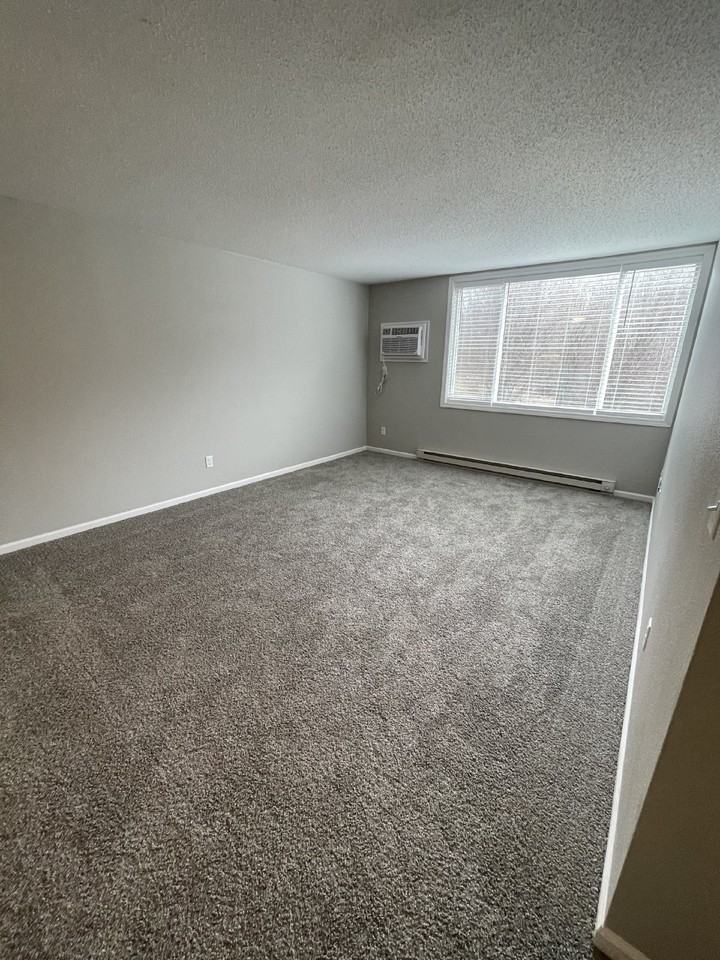 340 15th Ave W #222 - Photo 4 of 18