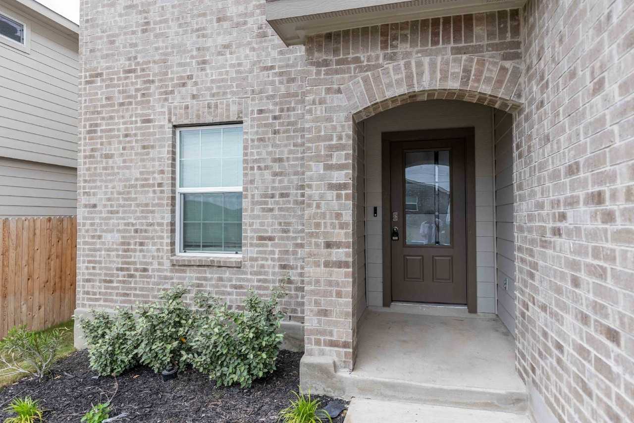 2926 Wentwood Run - Photo 3 of 45