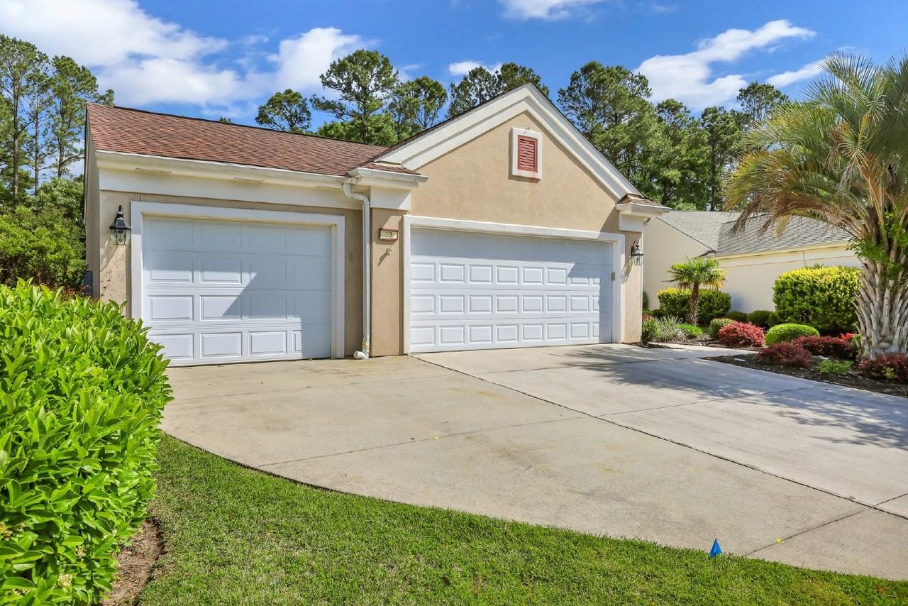 10 Candlelight Ln - Photo 4 of 50