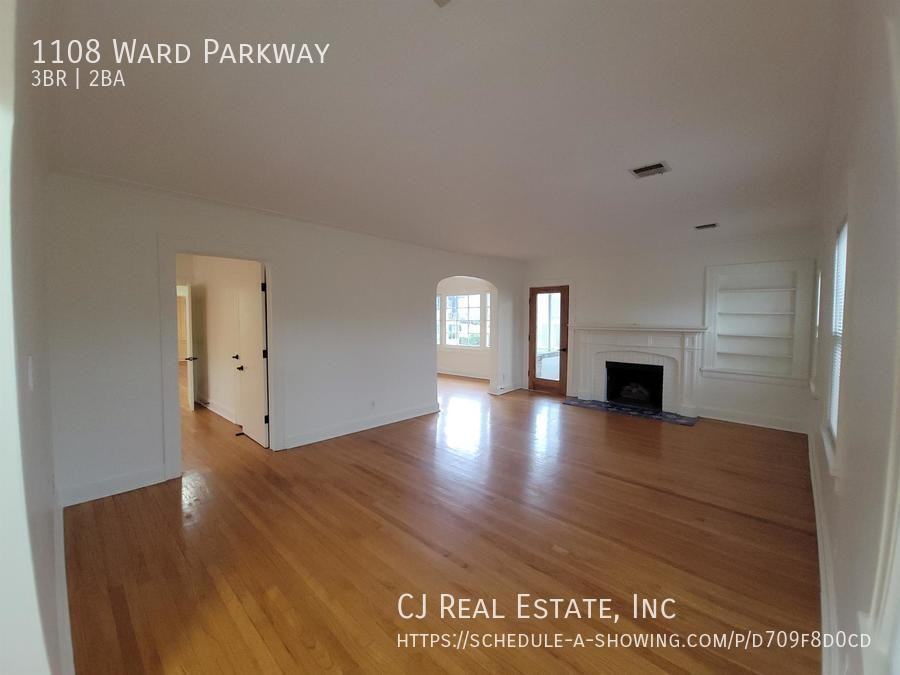 1108 Ward Pkwy - Photo 2 of 12