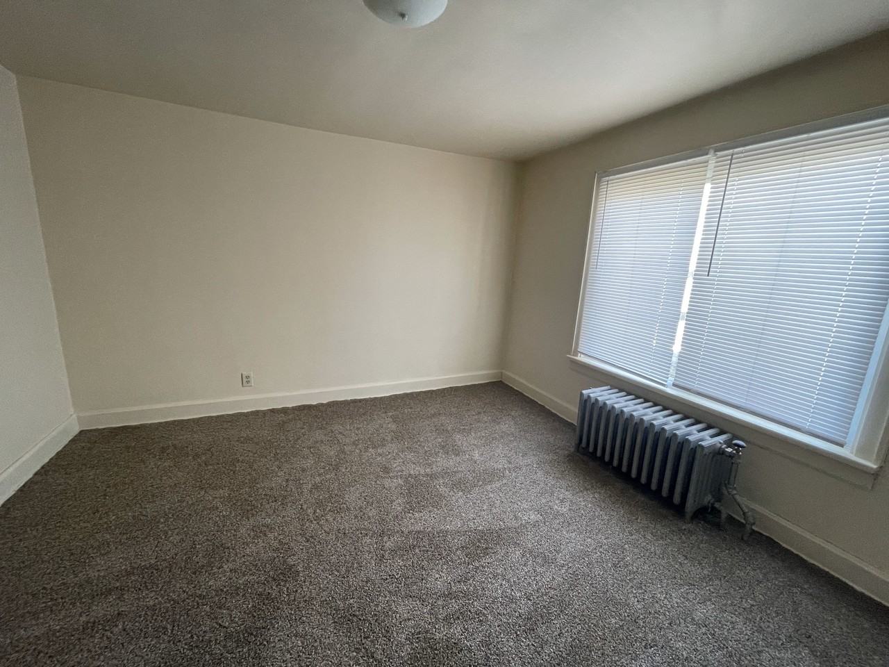 1122 N 18th St #2 - Photo 3 of 7
