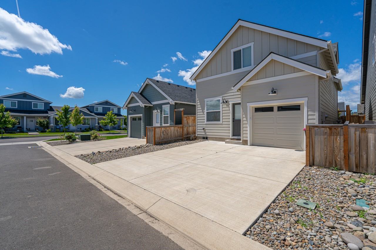 3598 Ne Jacob St #NA - Photo 2 of 14