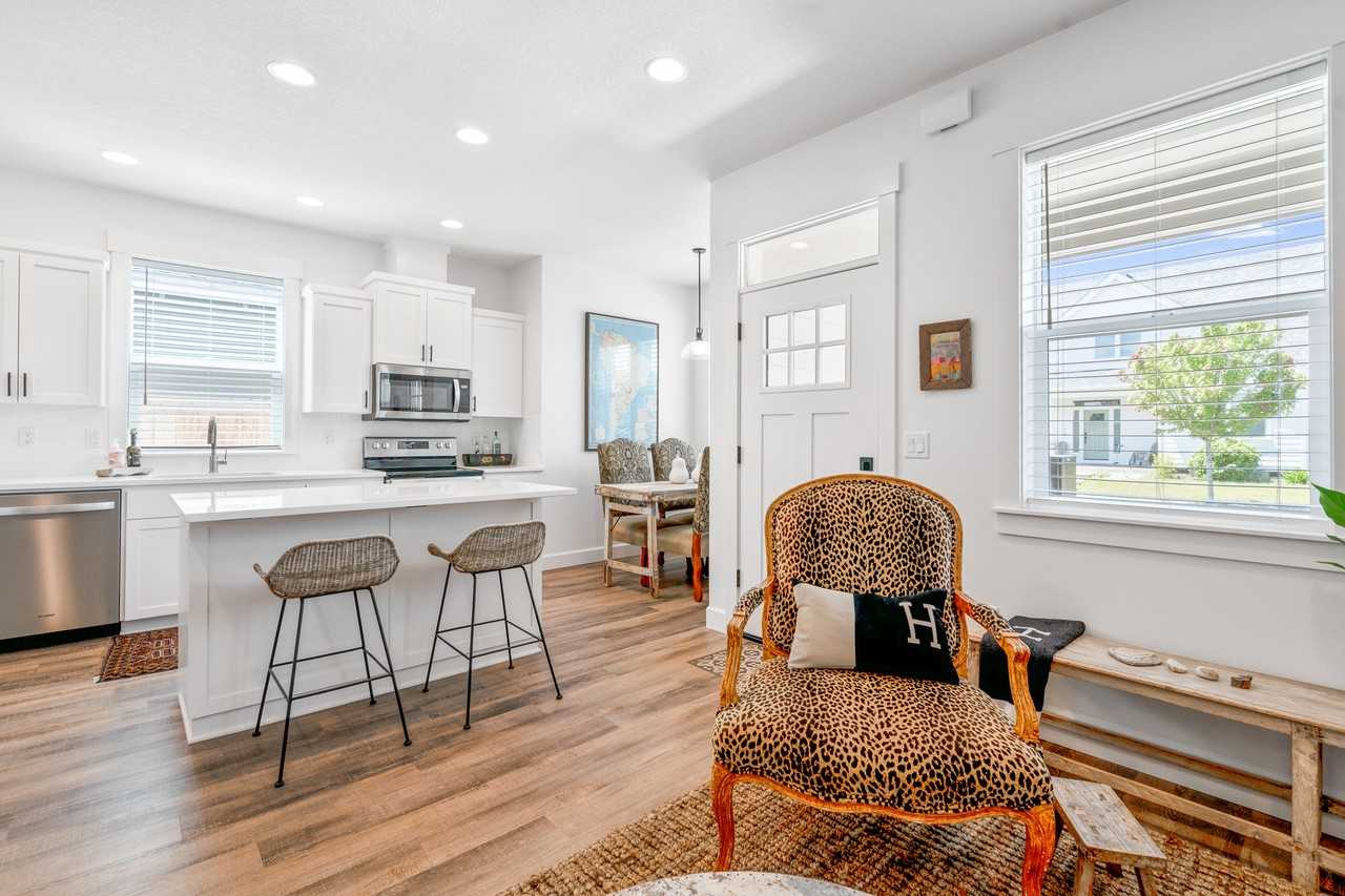 3598 Ne Jacob St #NA - Photo 3 of 14