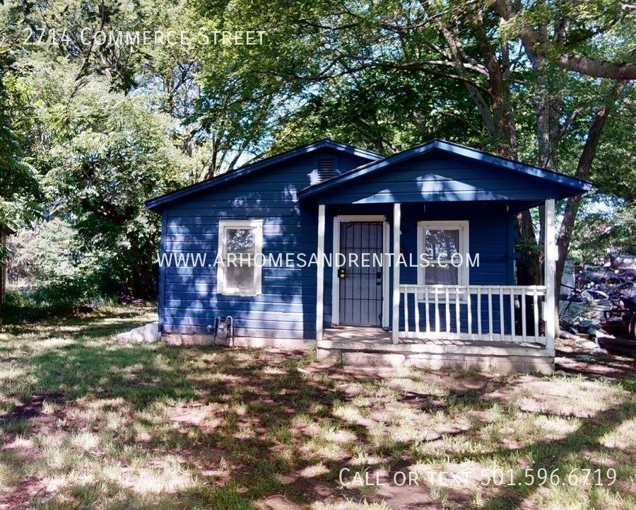 2714 Commerce St - Photo 2 of 10