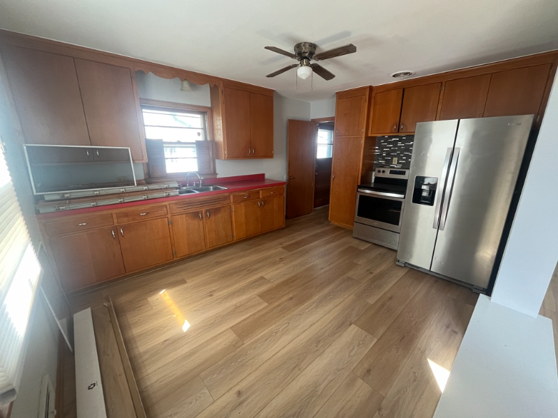 2702 W 66th St - Photo 3 of 18