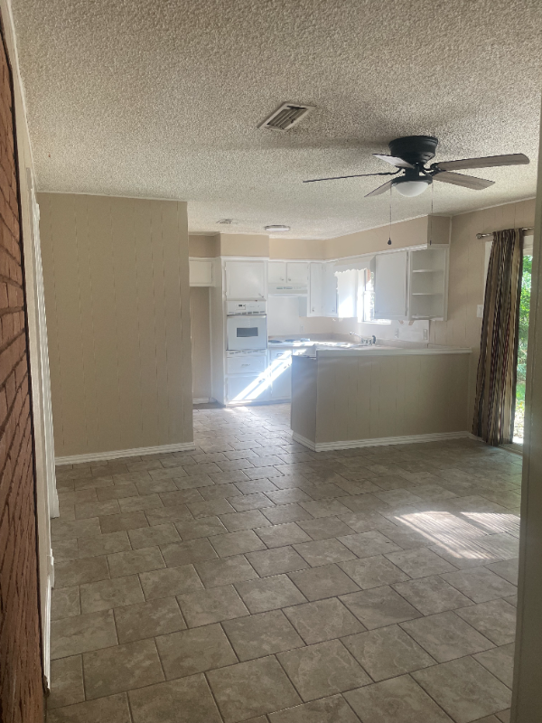 1001 N 58th St - Photo 3 of 10