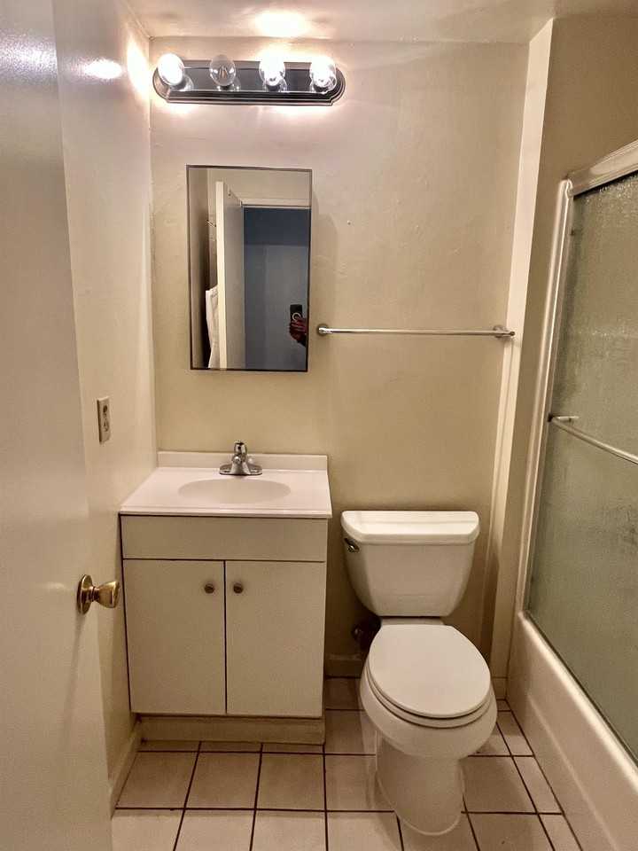 4826 Santa Cruz Avenue - Photo 3 of 7