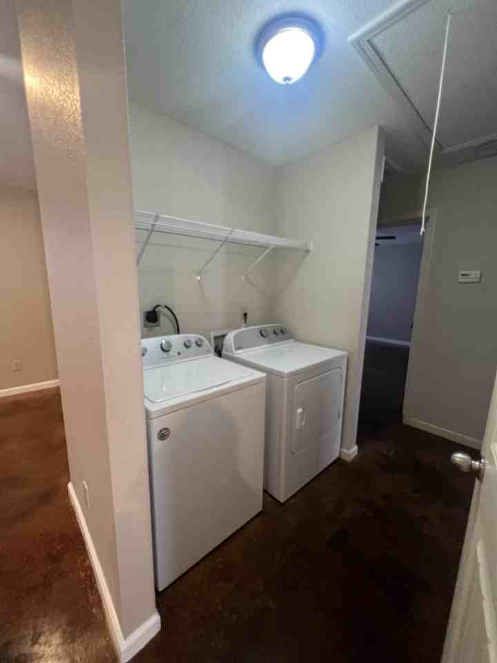 636 West Oak Avenue - Photo 2 of 9