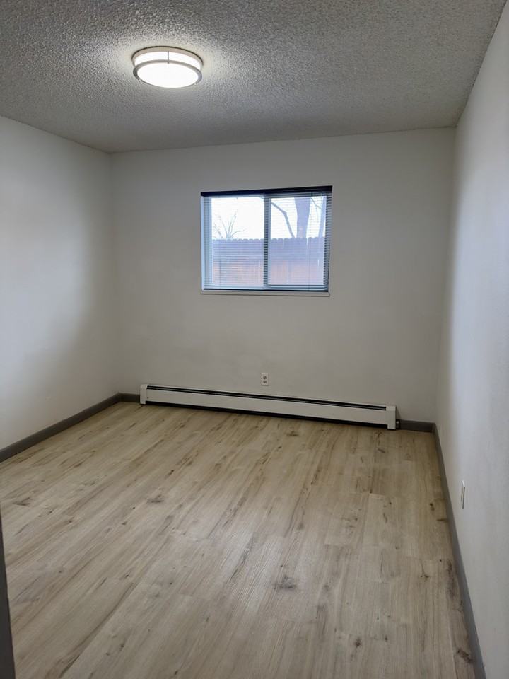 417 South Cedar Street - Photo 3 of 24