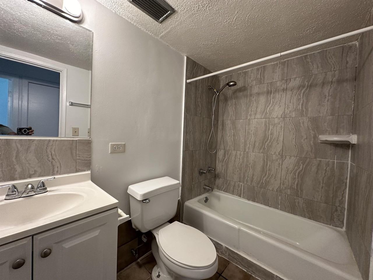 107 | 449 Kuamoo St. - Photo 3 of 5