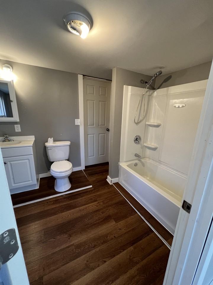 109 S 12th St #1 - Photo 4 of 8