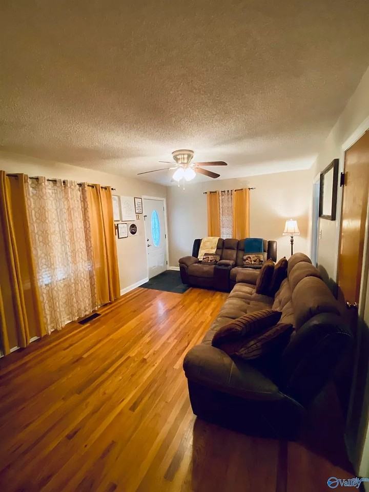 1204 19th Ave Se #1 - Photo 6 of 19