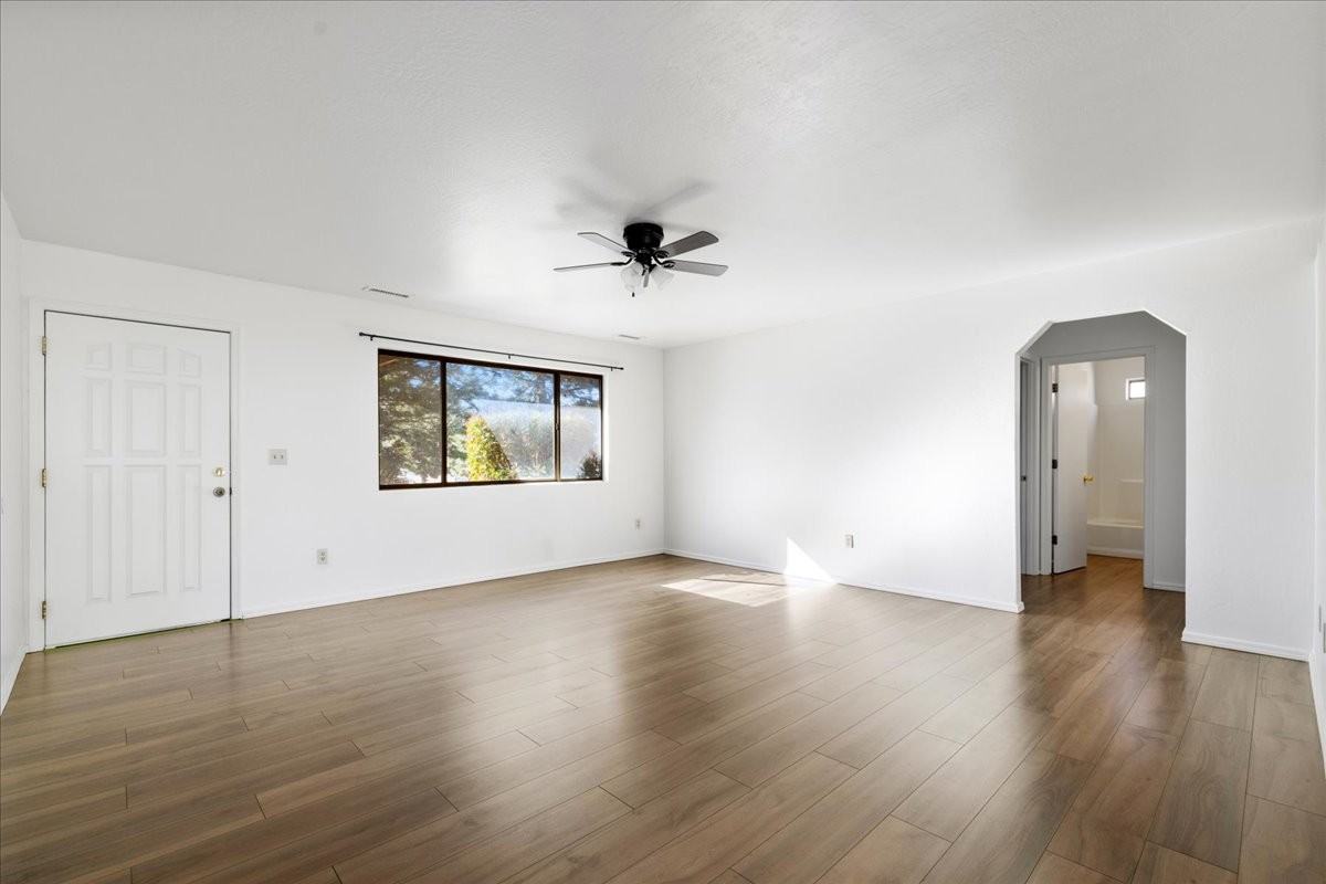 4517 N Sauter Dr E #1 - Photo 4 of 20