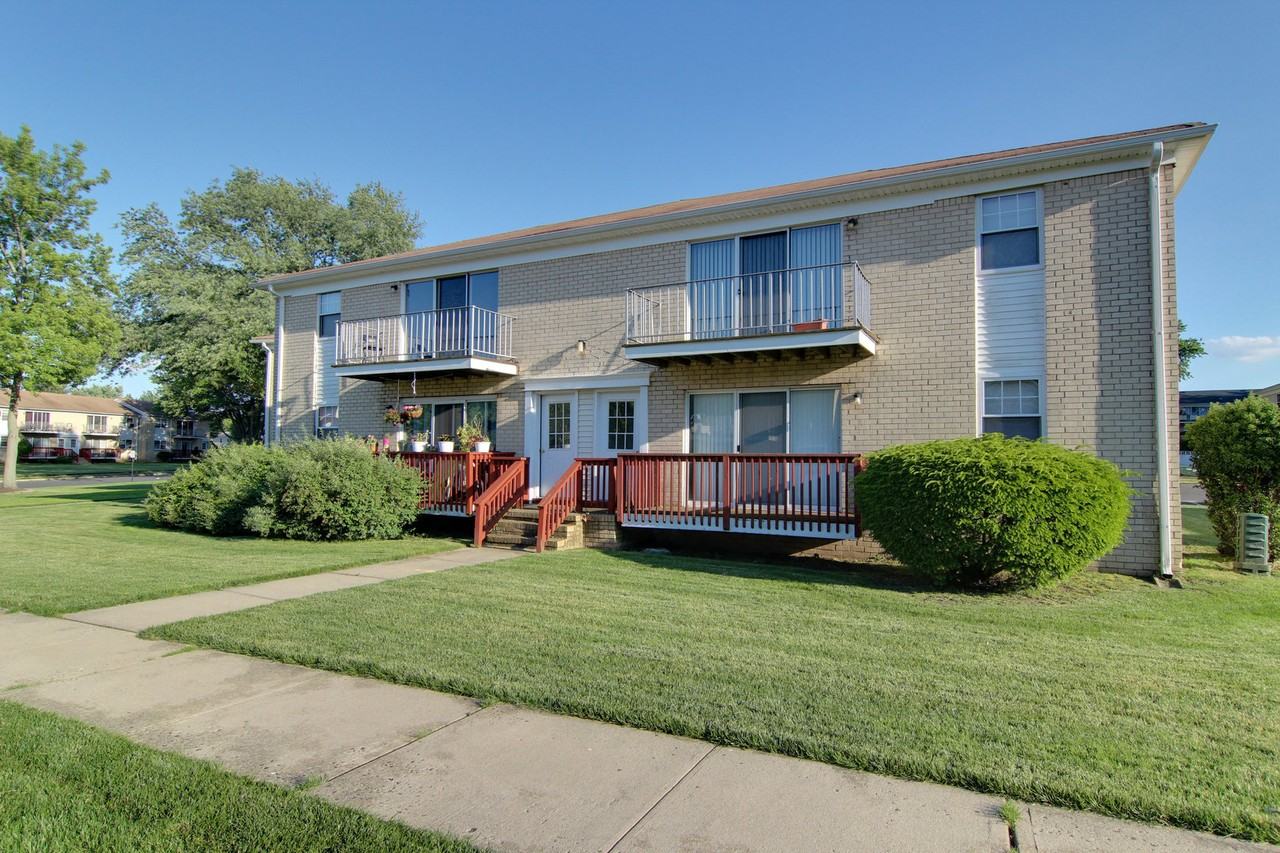 Continental Gardens - Photo 7 of 50