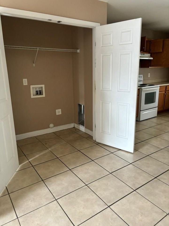 807 Fisher Ferry Street - Photo 3 of 9