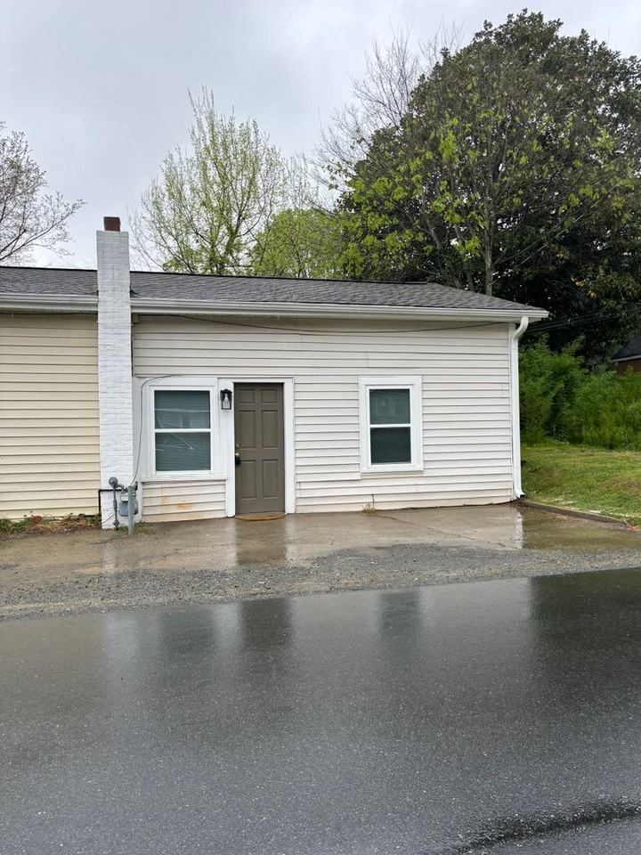 203 E Minneola St - Photo 2 of 10