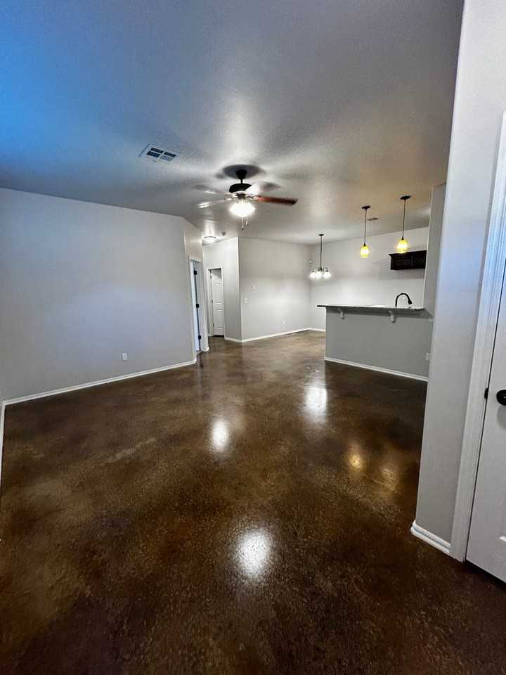 1833 Cypress Ln - Photo 3 of 28