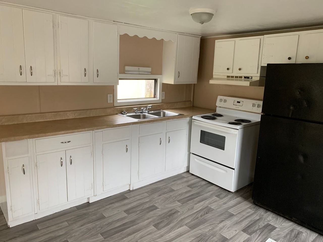 289 Dempsie Ave - Photo 2 of 12