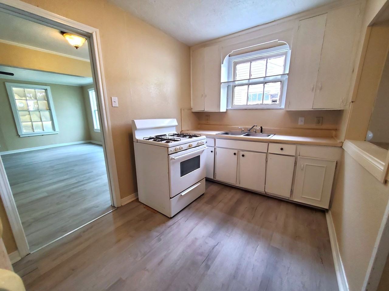 1878 Delaware St - Photo 6 of 16