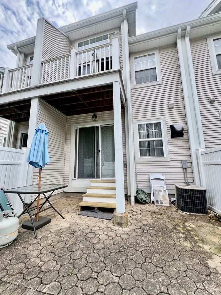 5 Lake Marie Ln - Photo 3 of 18