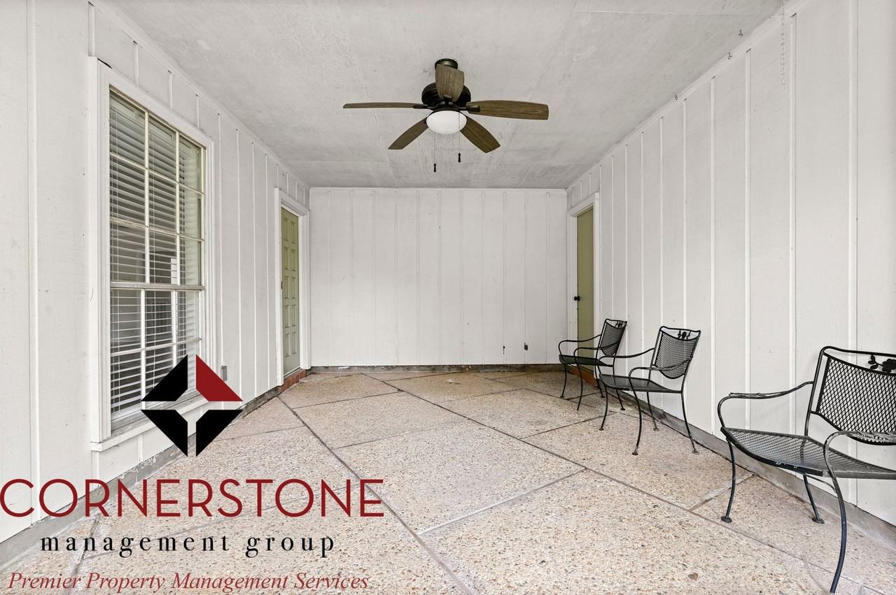 9256 Bermuda Ave - Photo 3 of 17