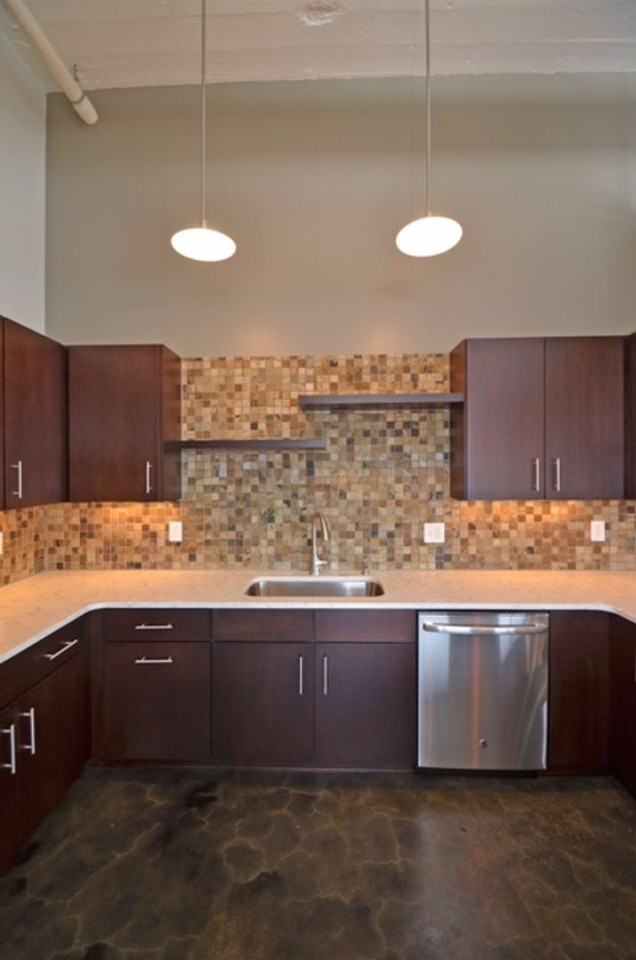 8205 Franklin Blvd - Photo 4 of 19