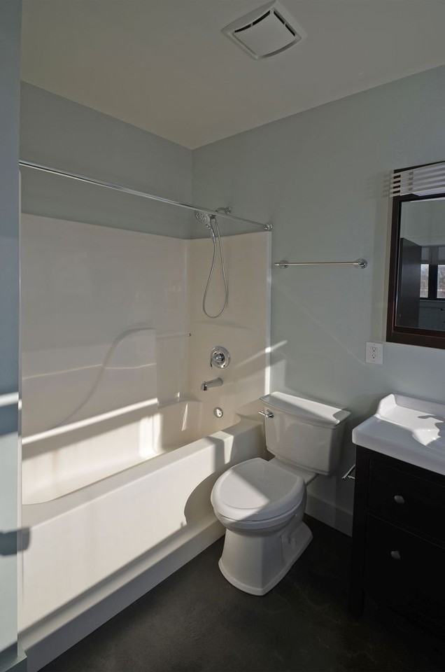 8205 Franklin Blvd - Photo 7 of 19