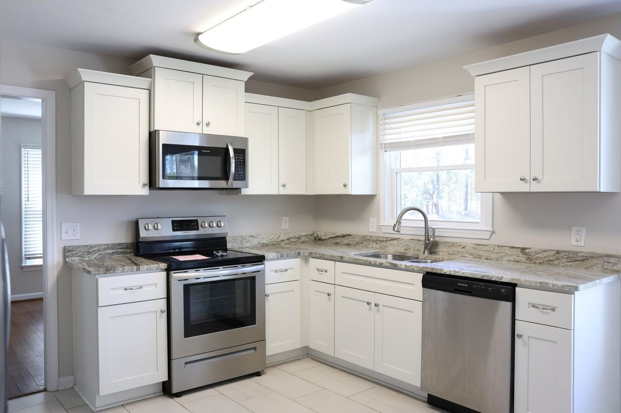 510 Elizabeth Lake Dr - Photo 3 of 23