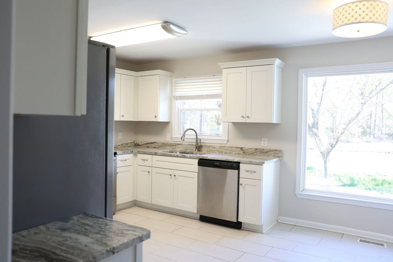 510 Elizabeth Lake Dr - Photo 4 of 23