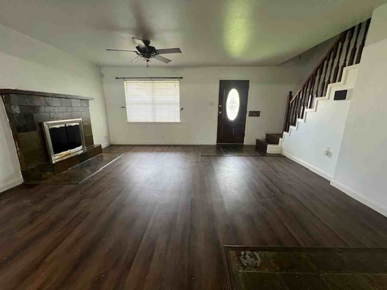 1902 Beechwood Ln - Photo 3 of 22