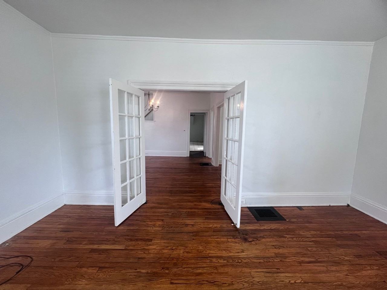 232 Wellington Ave Se - Photo 2 of 20