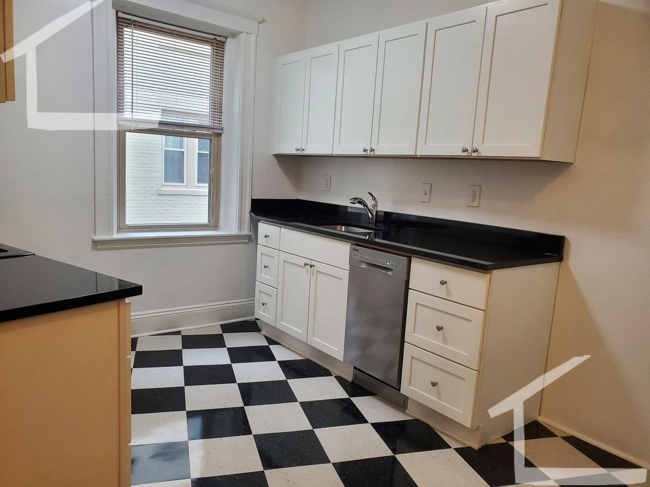 266 Kelton St - Photo 4 of 12