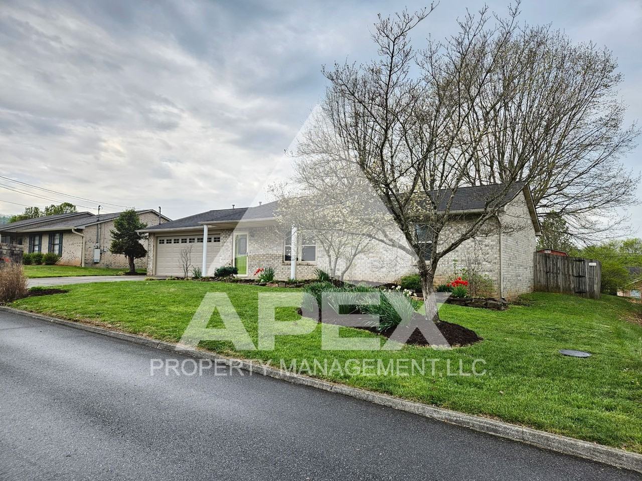 7265 Palermo Rd - Photo 4 of 29