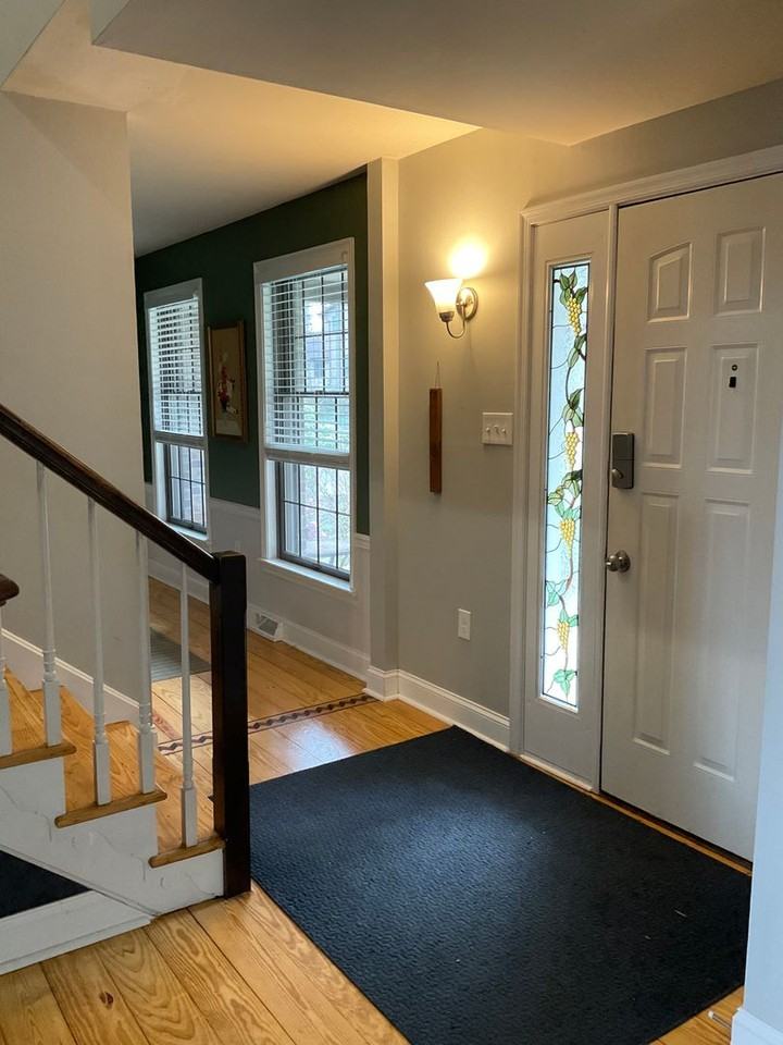 1541 Woodhaven Dr - Photo 3 of 43