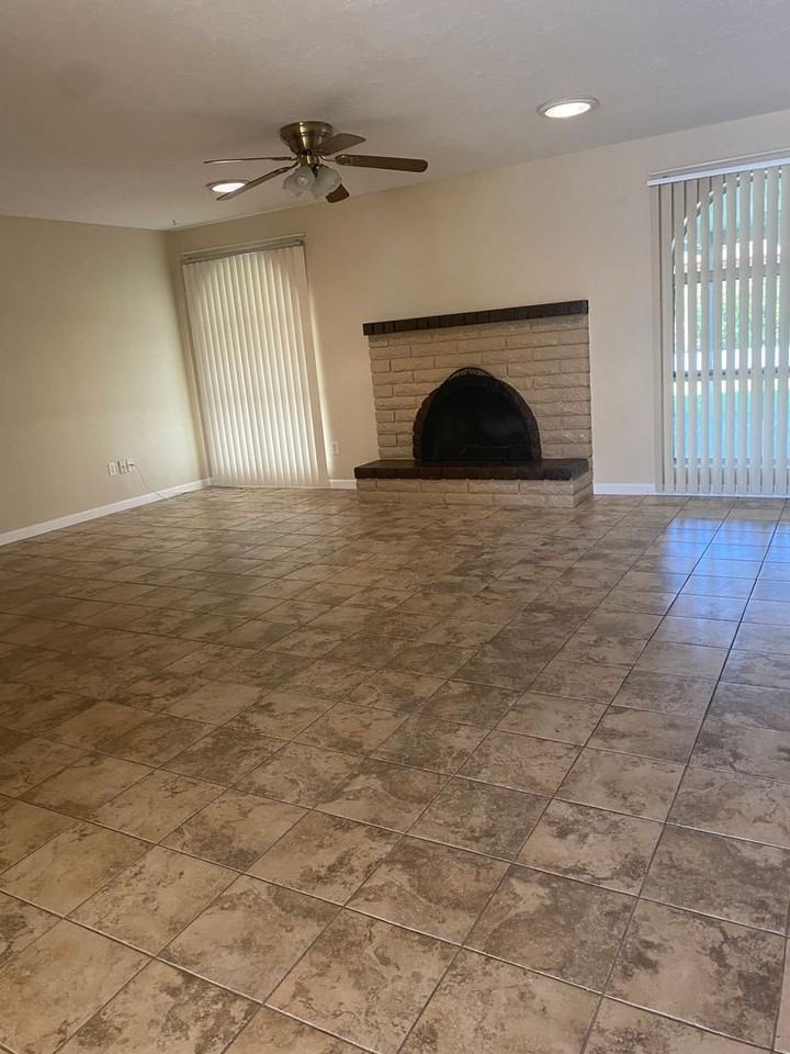 4326 E Western Star Blvd - Photo 3 of 18