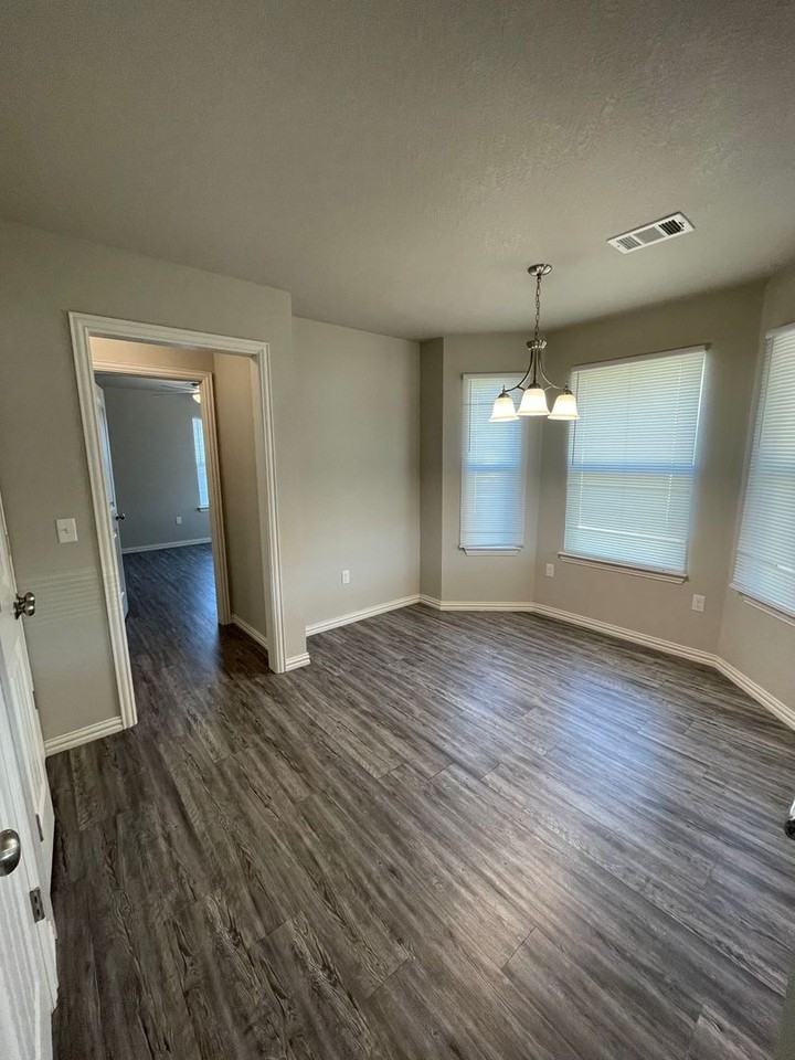 30 Pine Ridge Ln - Photo 4 of 12