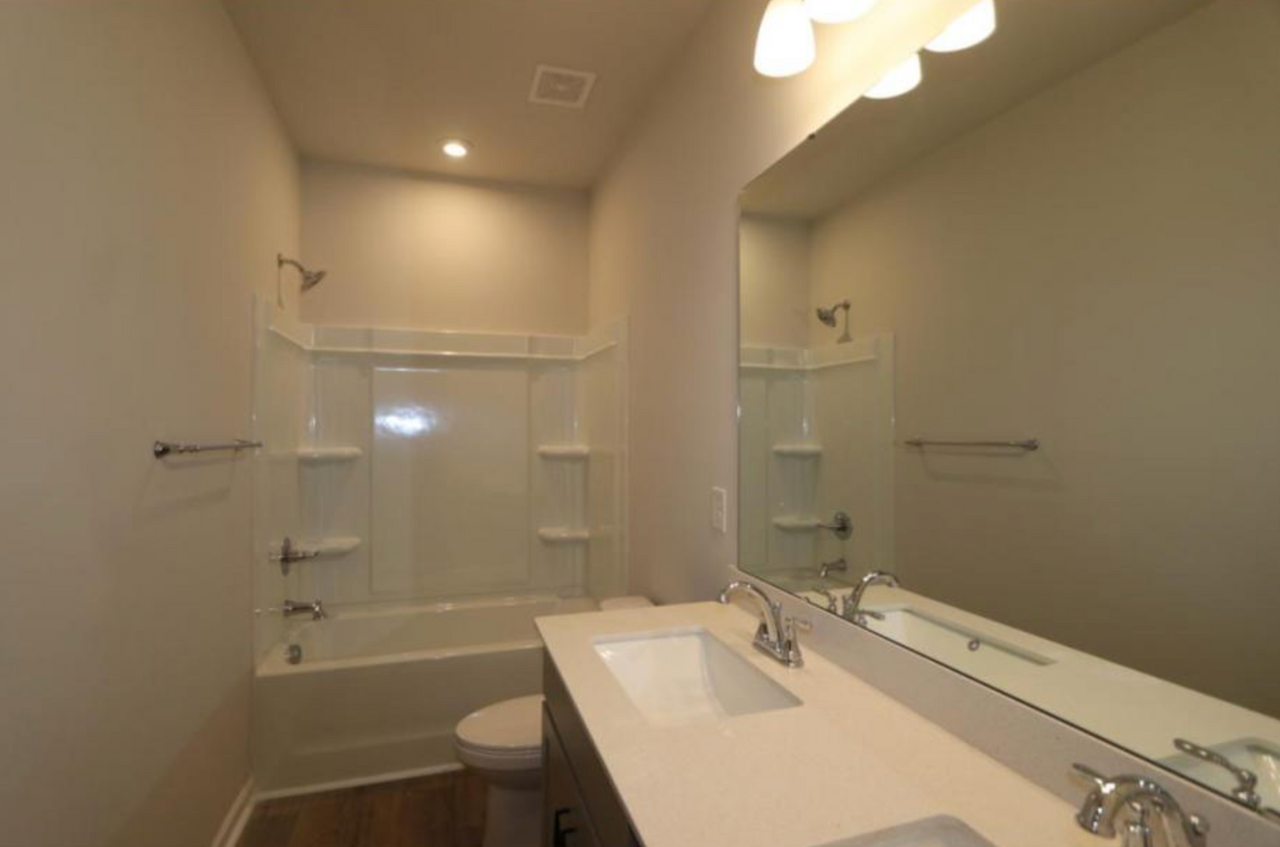 5822 5822 Strathmore Ct - Photo 4 of 12