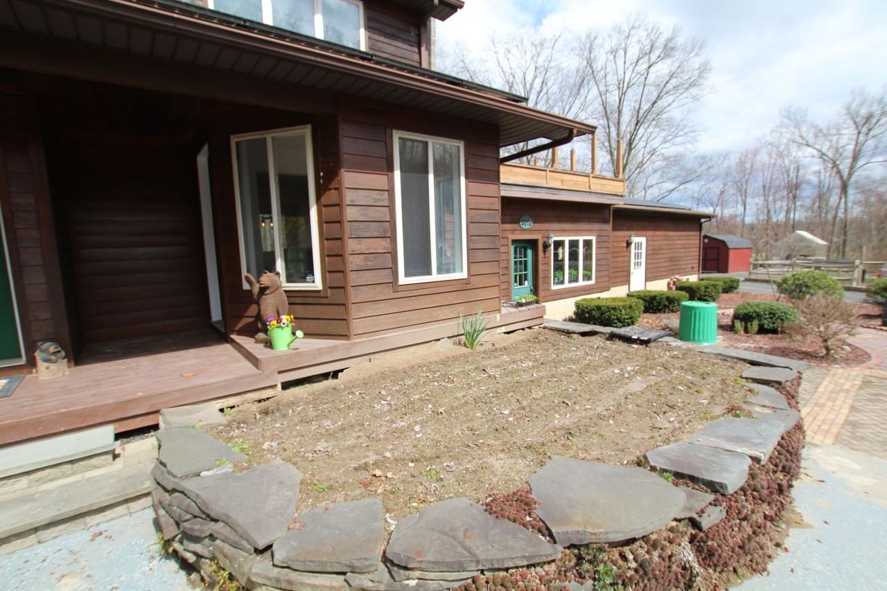 2076 Sawkill Ruby Rd - Photo 3 of 32