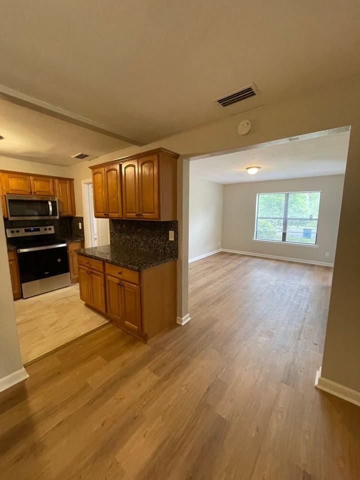 5247 Cleveland Rd - Photo 2 of 17