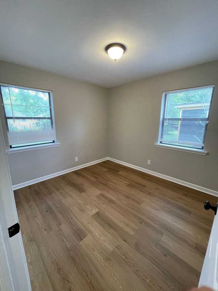 5247 Cleveland Rd - Photo 6 of 17