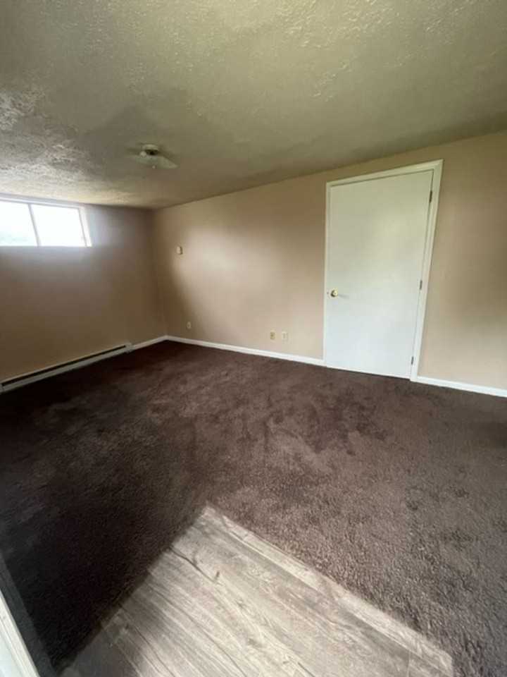 1107 19th St - Photo 2 of 5