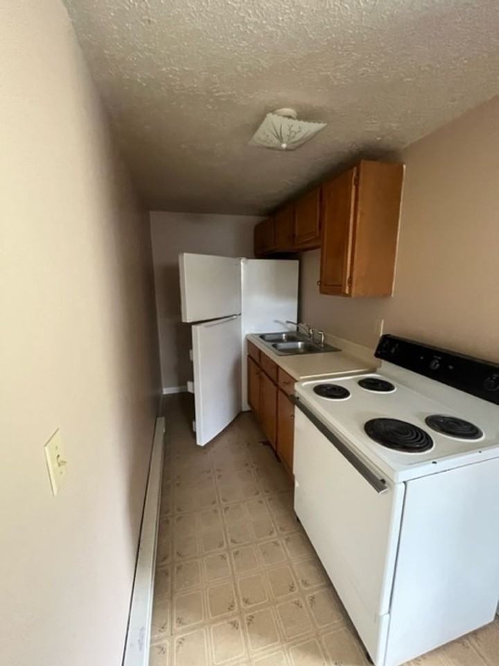 1107 19th St - Photo 3 of 5