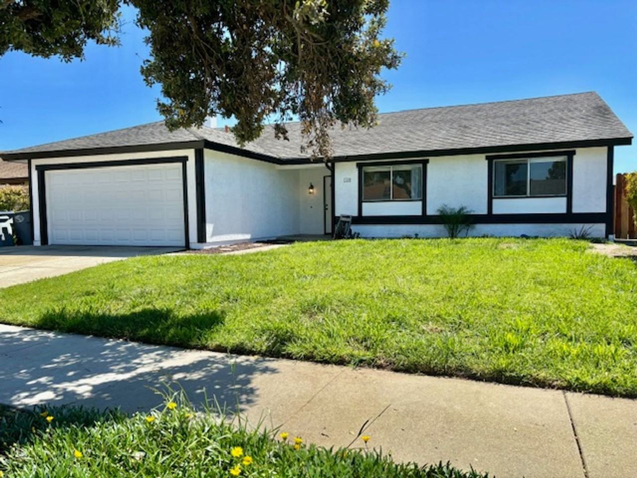 3120 Oarfish Ln - Photo 2 of 33